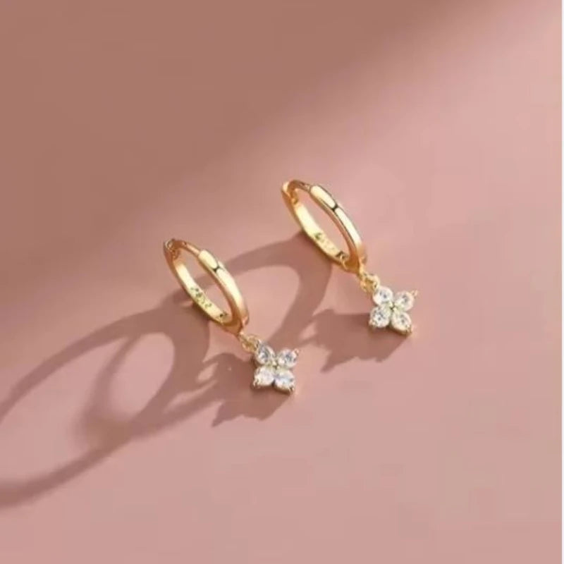 Bracelet Cristal Fleur Trèfle — Acier Inoxydable Doré & Zircon